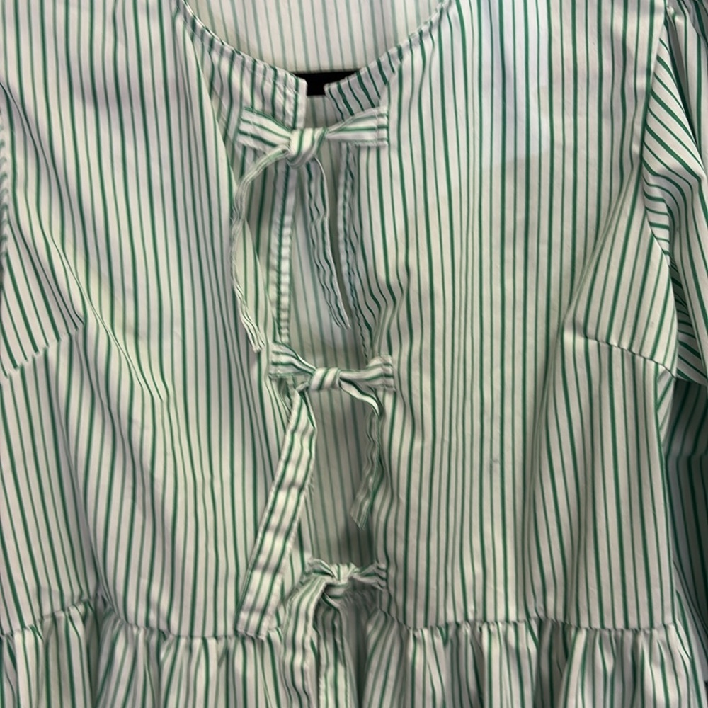 Unbranded Green and white Striped Peplum Tie top/ Size medium - Picture 5 of 8
